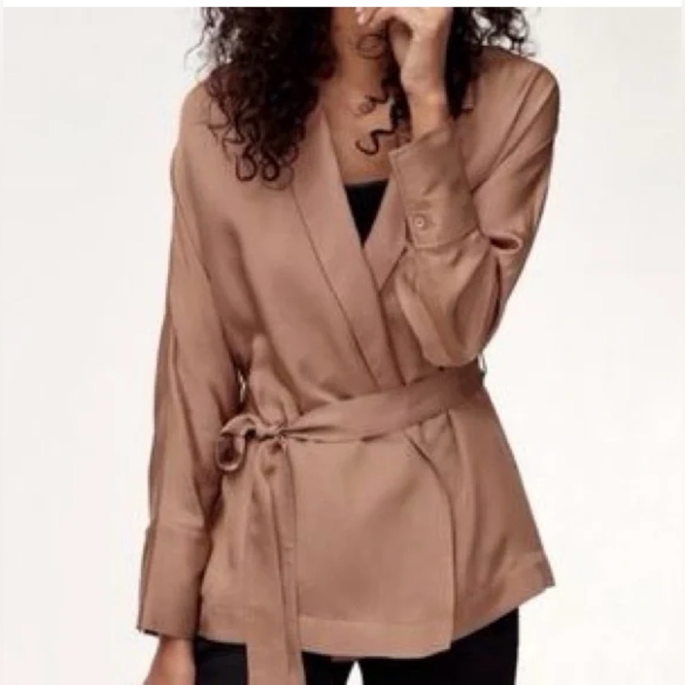 Aritzia -Wilfred- -Oriane Blazer w/tie  -Nutmeg -NWT-
Sz S-Pockets-Stunning ! 😍​ - Picture 3 of 10